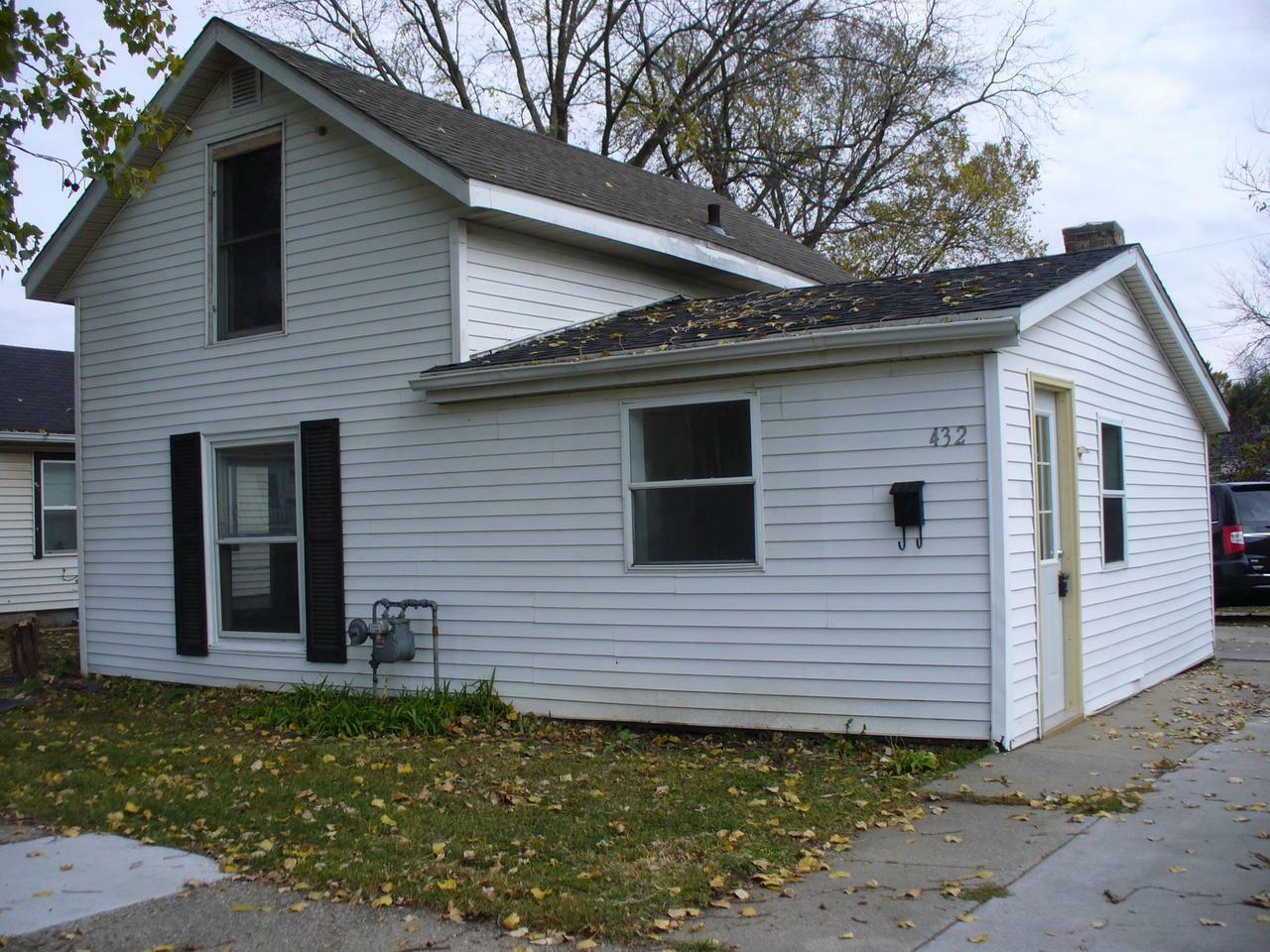 Property Photo: 432 North Oakhill Avenue WI 53548