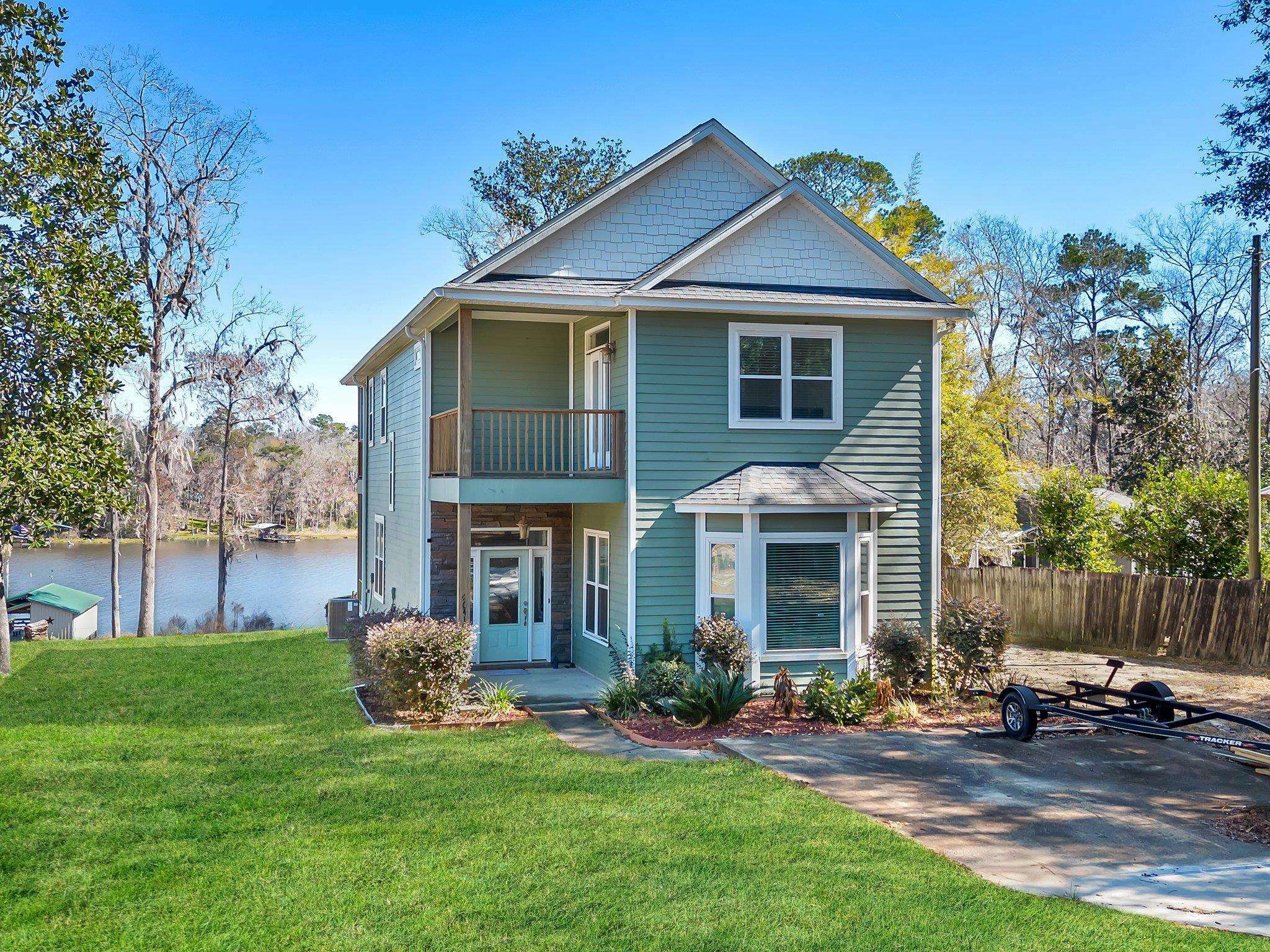 Property Photo: 4041 Edgewater Drive FL 32310