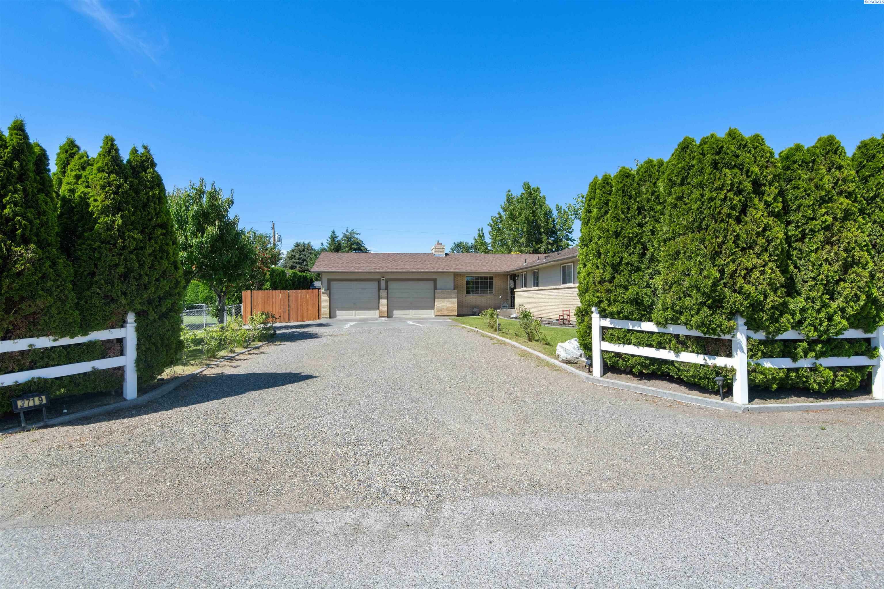 Property Photo:  3719 W Park St  WA 99301-6779 