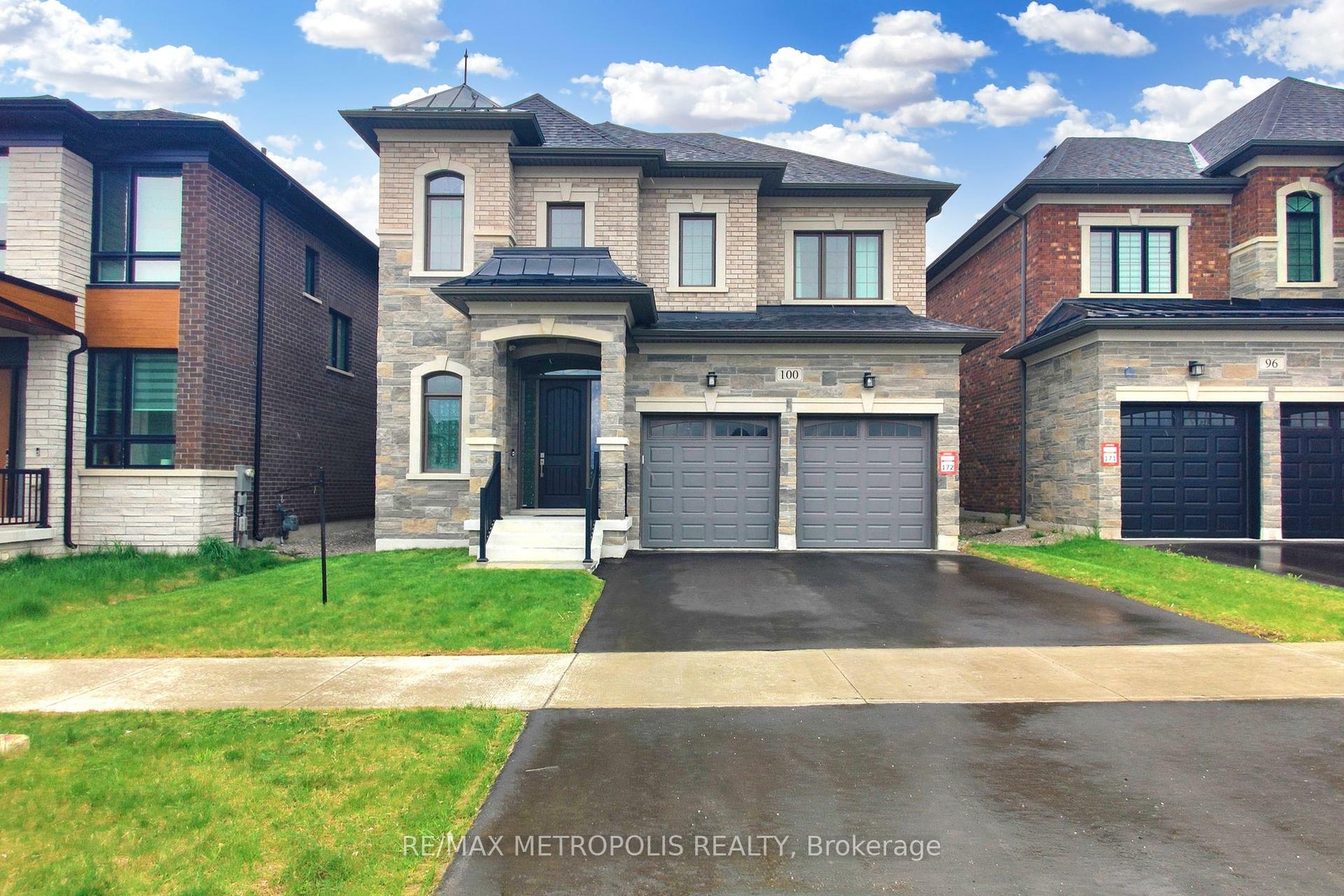 Property Photo: 100 Ballantyne Boulevard ON L3L 0E8