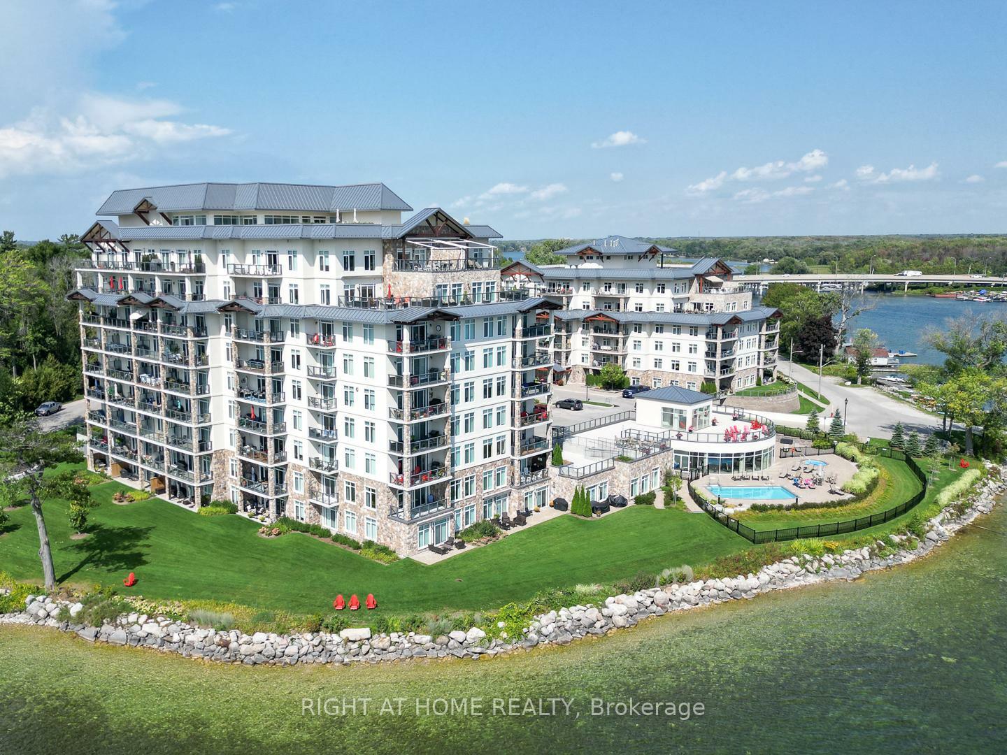 Photo de la propriété: 90 Orchard Point Road 705 ON L3V 8K4