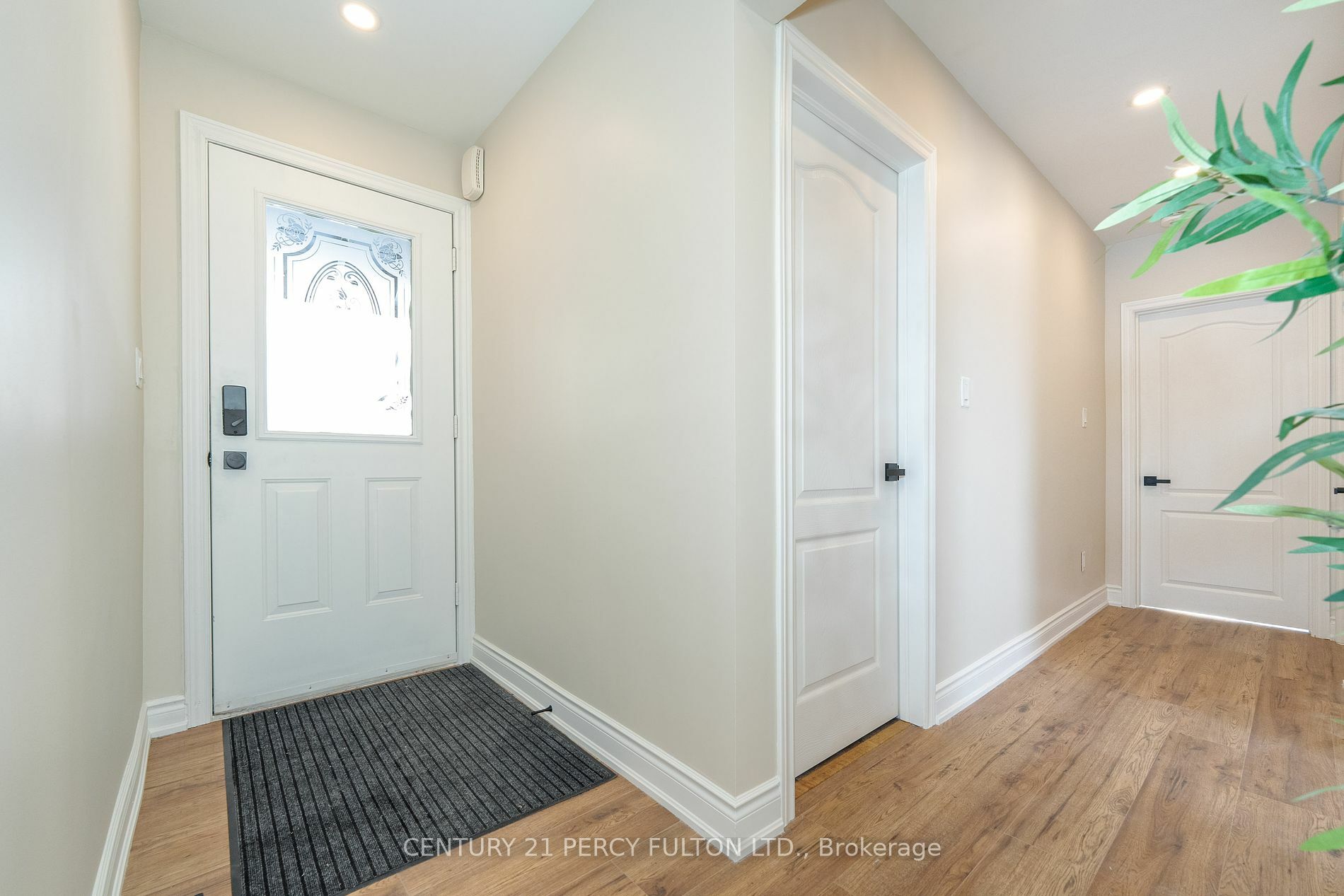 Property Photo:  10 Sealcove Dr E  ON M9C 2C5 