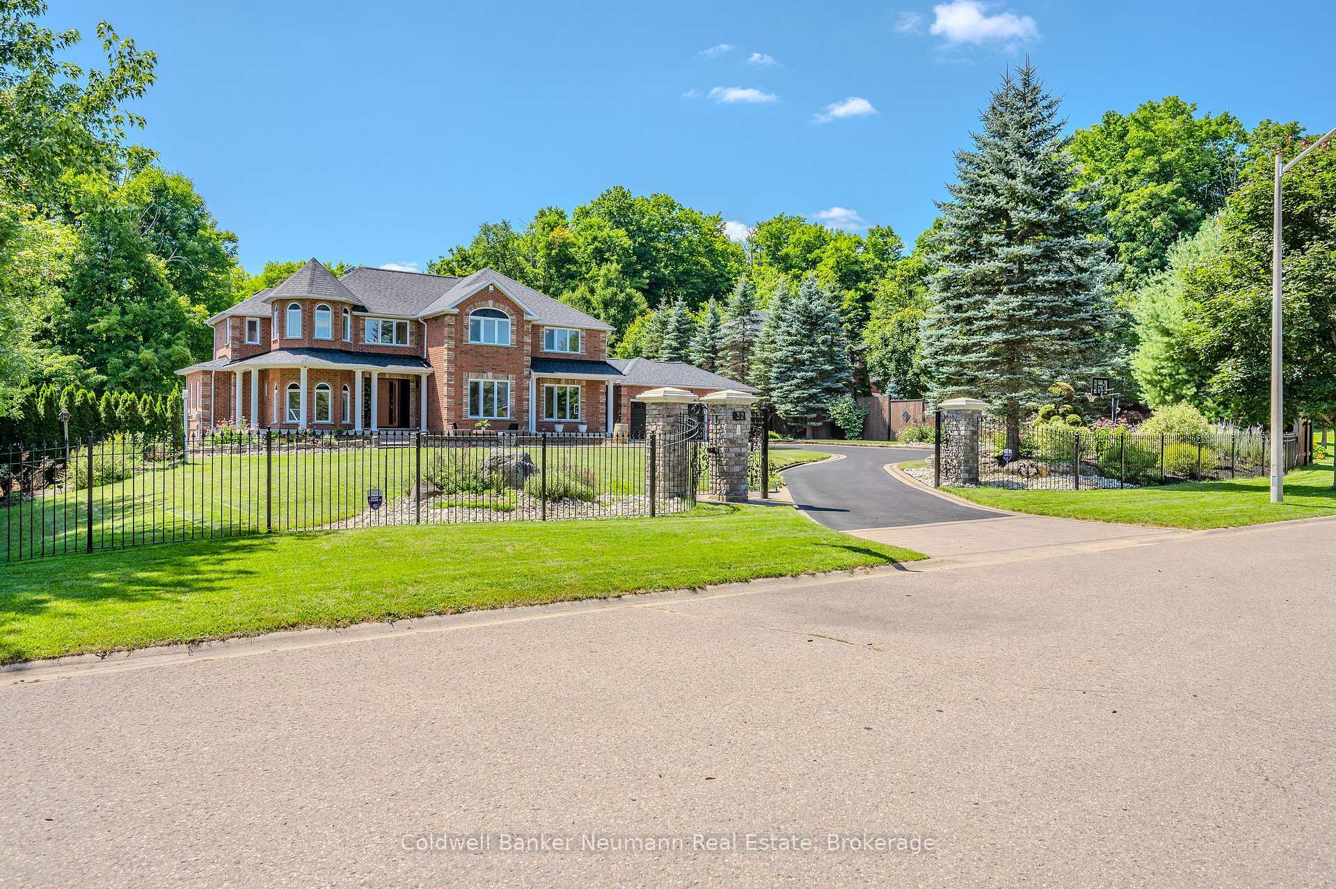 Property Photo: 32 Forest Ridge Rd ON N0B 1T0