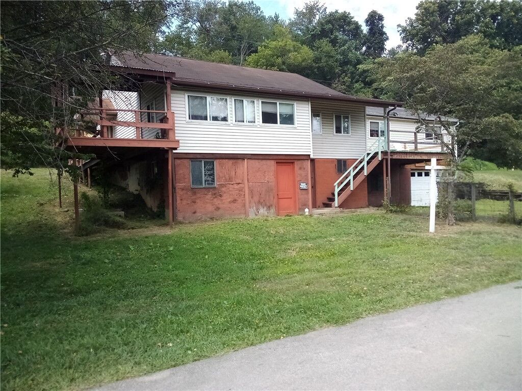 Property Photo:  48 Vesta St  PA 15429 