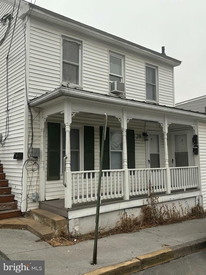 Property Photo:  20 E Pall Mall Street 1A  VA 22601 