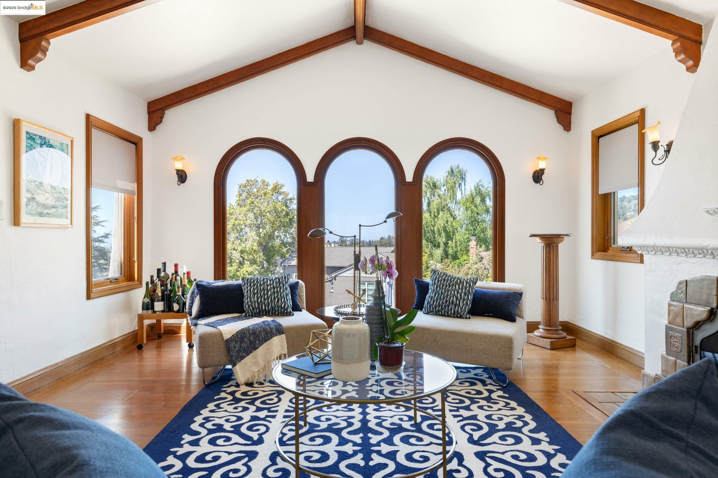 Property Photo: 5637 Buena Vista Ave CA 94618