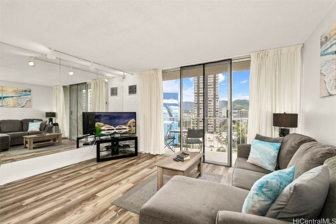 Property Photo:  1925 Kalakaua Avenue 1306  HI 96815 