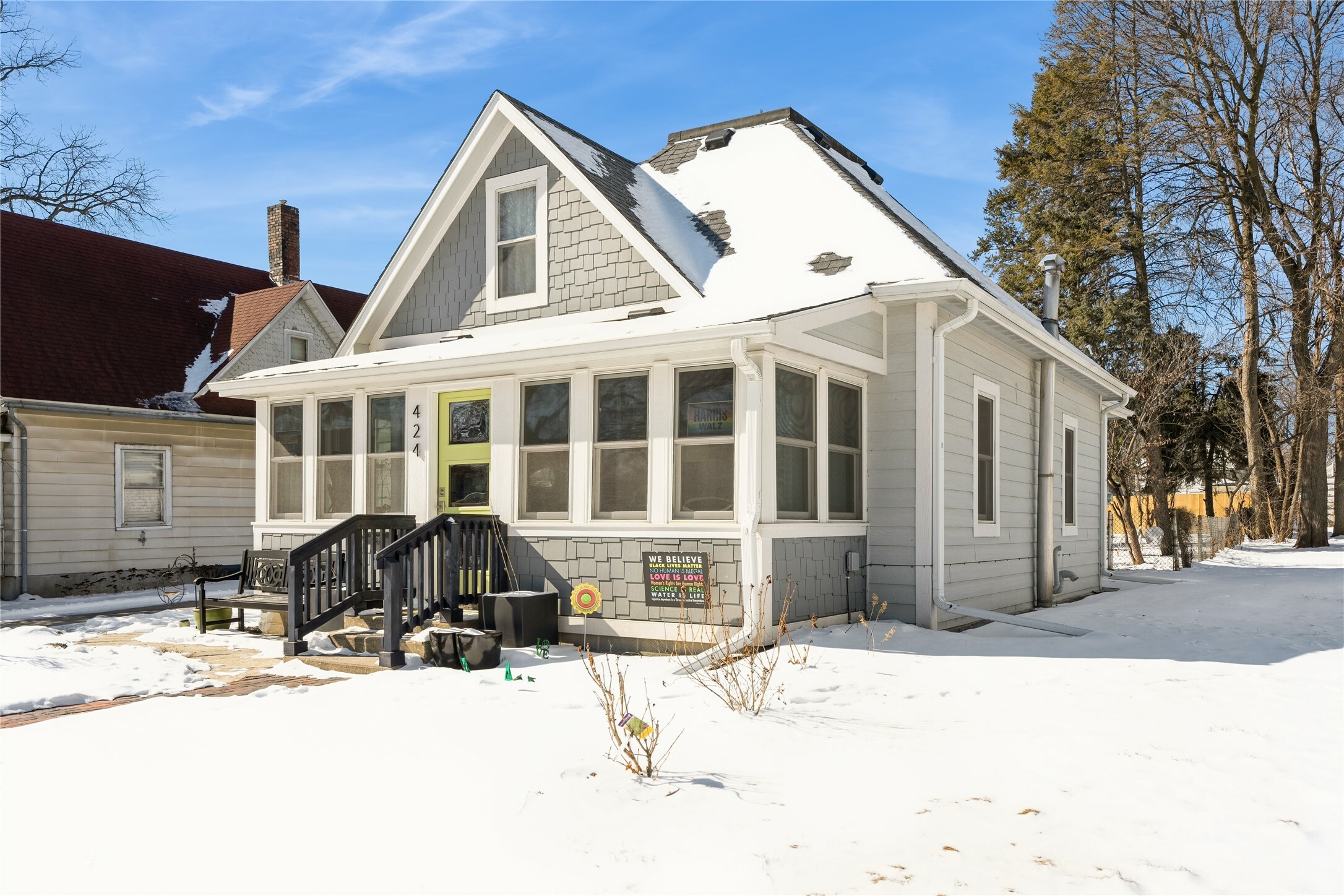 Property Photo:  424 8th Street  IA 50265 