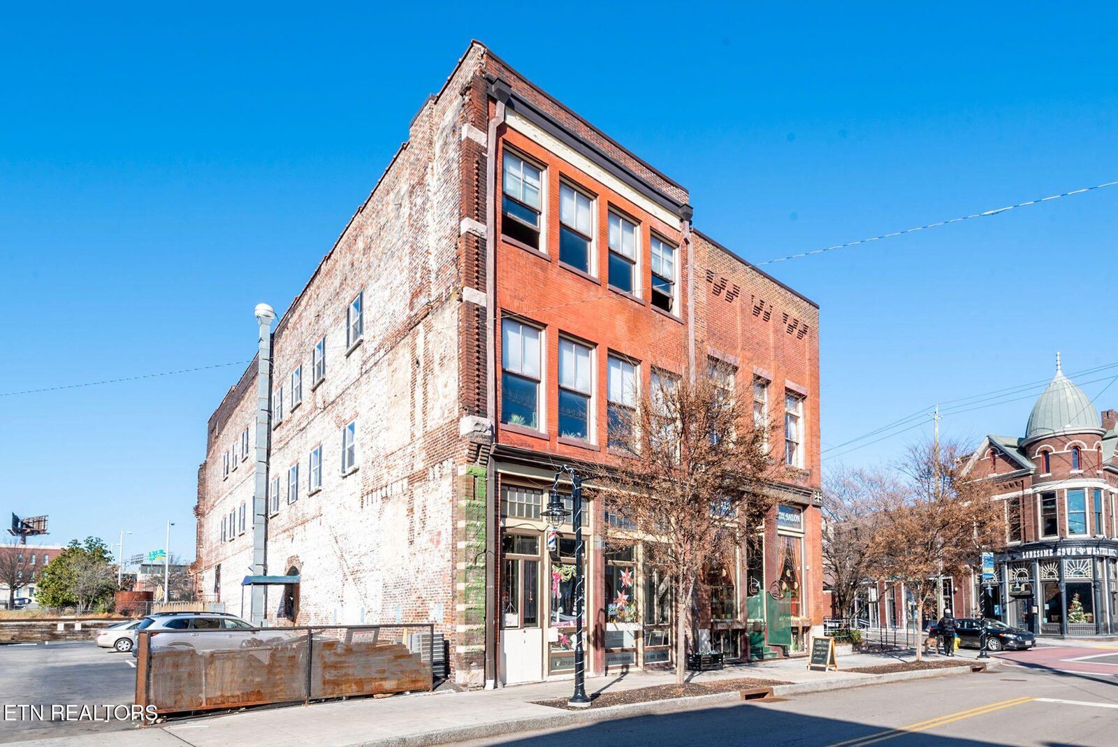 Property Photo: 105 W Jackson Ave 1 TN 37902