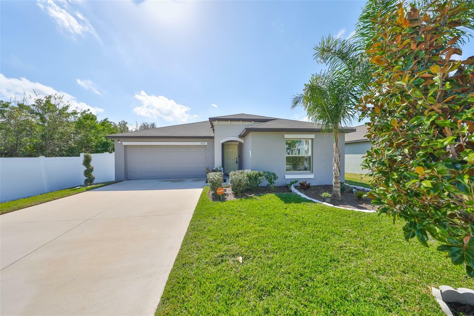 Property Photo: 11323 Misty Moss Drive FL 33598