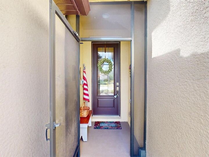 Property Photo: 2419 Daisy Drive FL 34289