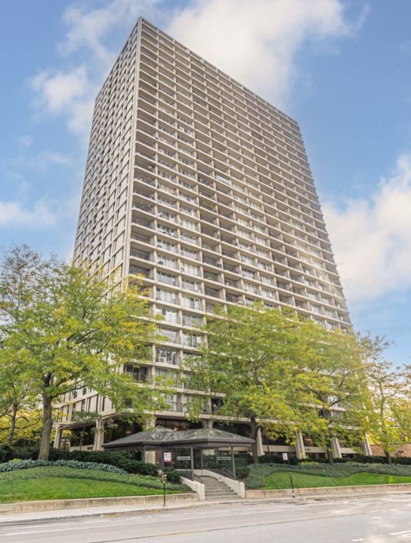 Property Photo: 1960 N Lincoln Park West 611 IL 60614