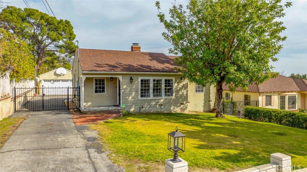 Property Photo: 4824 Maryland Avenue CA 91214