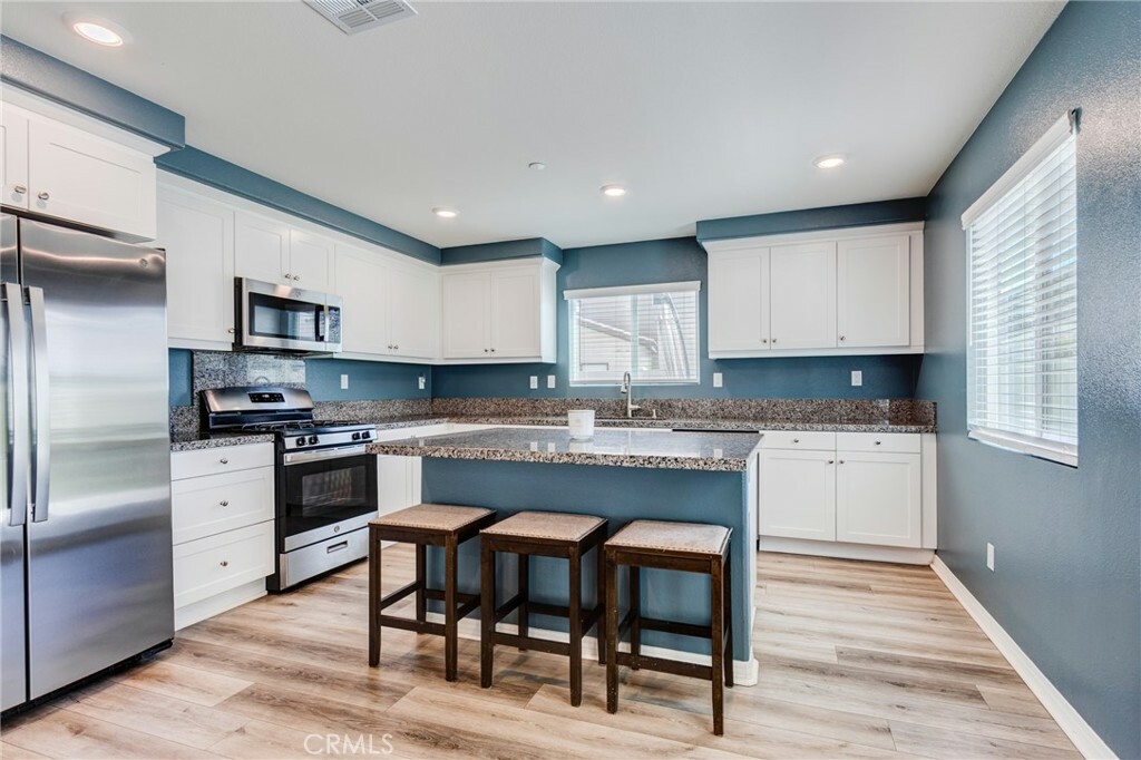 Property Photo: 32169 Rambling Court CA 92596