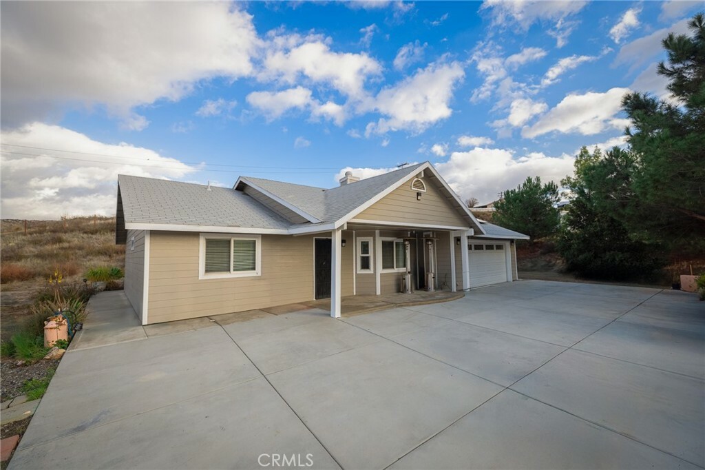 Property Photo:  21655 Valley Road  CA 92567 