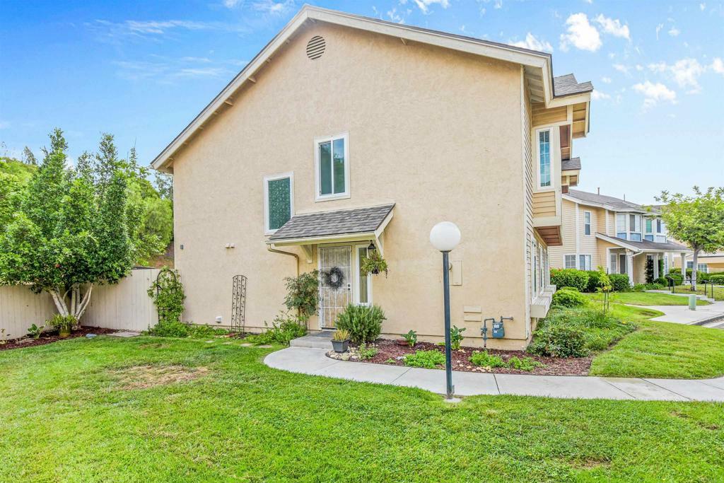 Property Photo:  1461 Manzana Way  CA 92139 