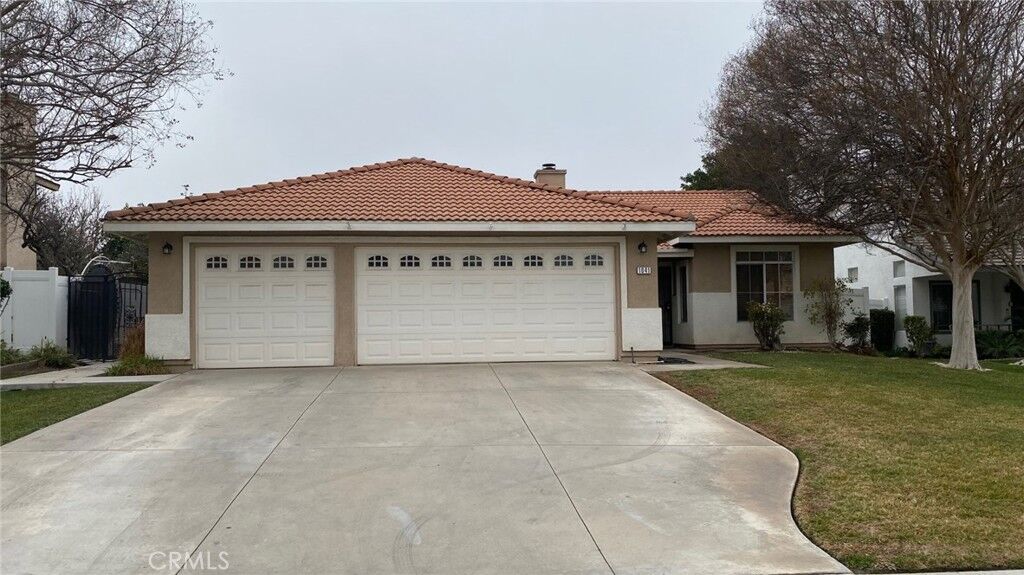 Property Photo:  1041 S Helena St  CA 92324 