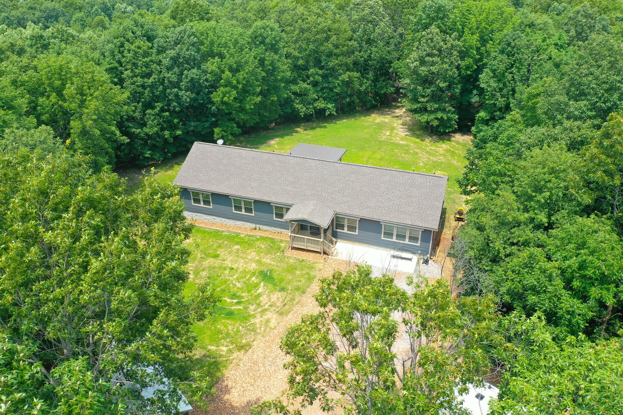Property Photo: 212 Skyline Rdg TN 37058