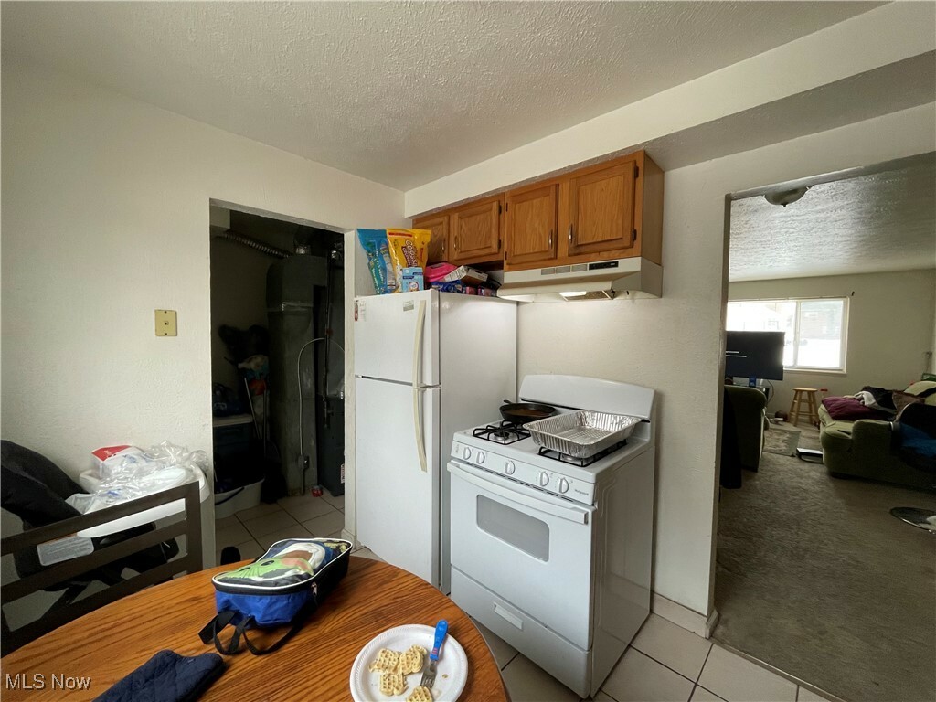 Property Photo:  4958 Caroline Drive 8  OH 44128 