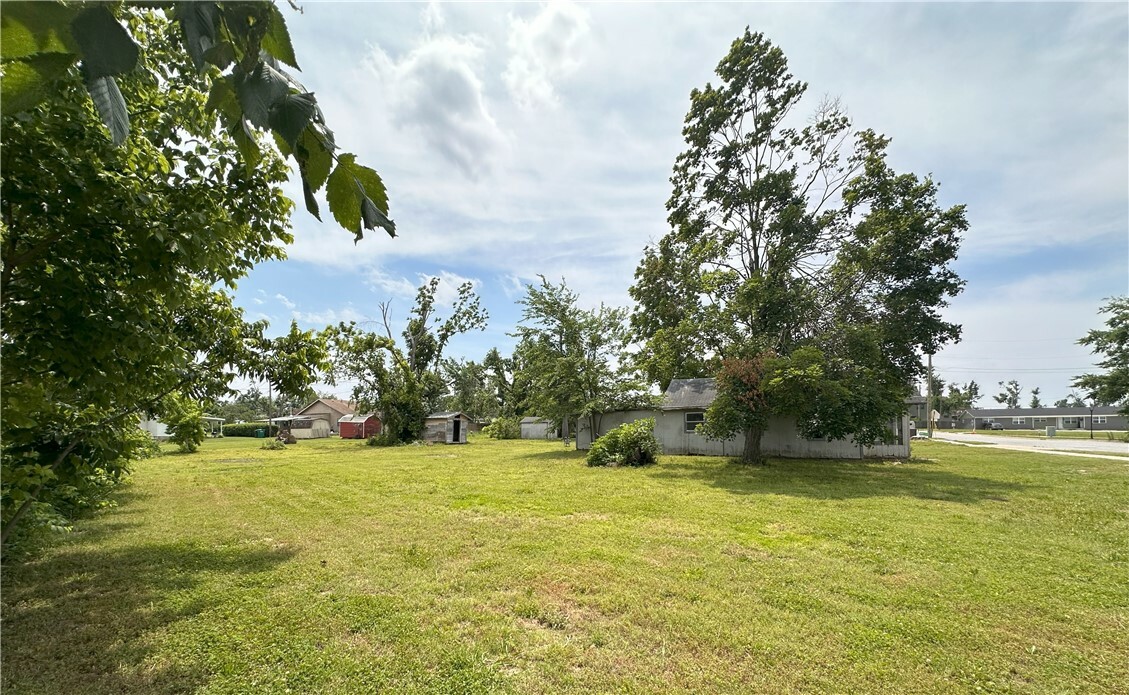 Property Photo: 709, 715 & 719 N 6th Street AR 72756