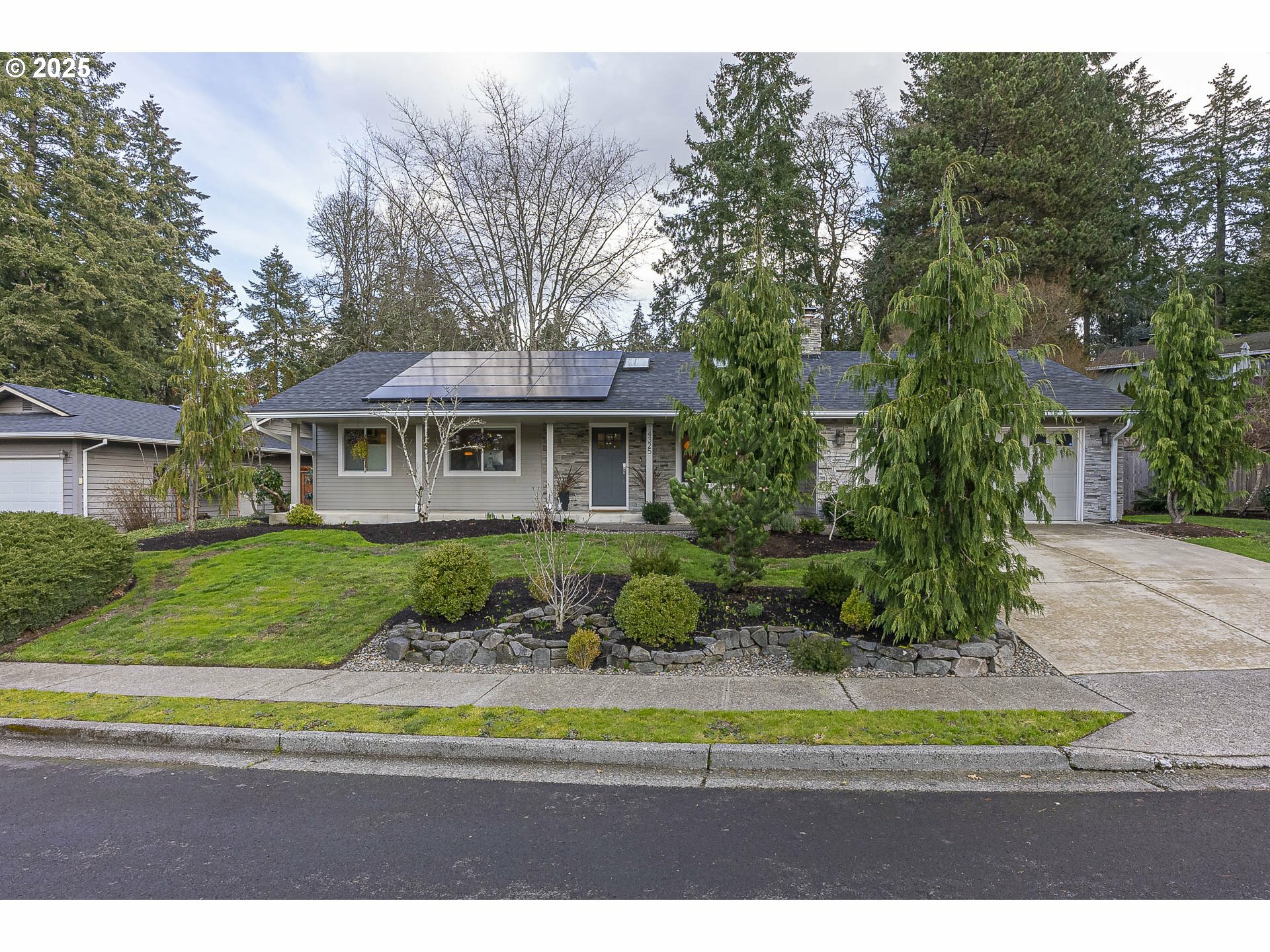 14325 SW Kimberly Dr  Beaverton OR 97008 photo