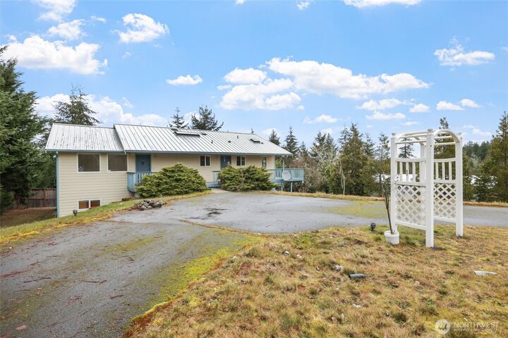 Property Photo:  16621  Deer Ridge Lane SE  WA 98597 