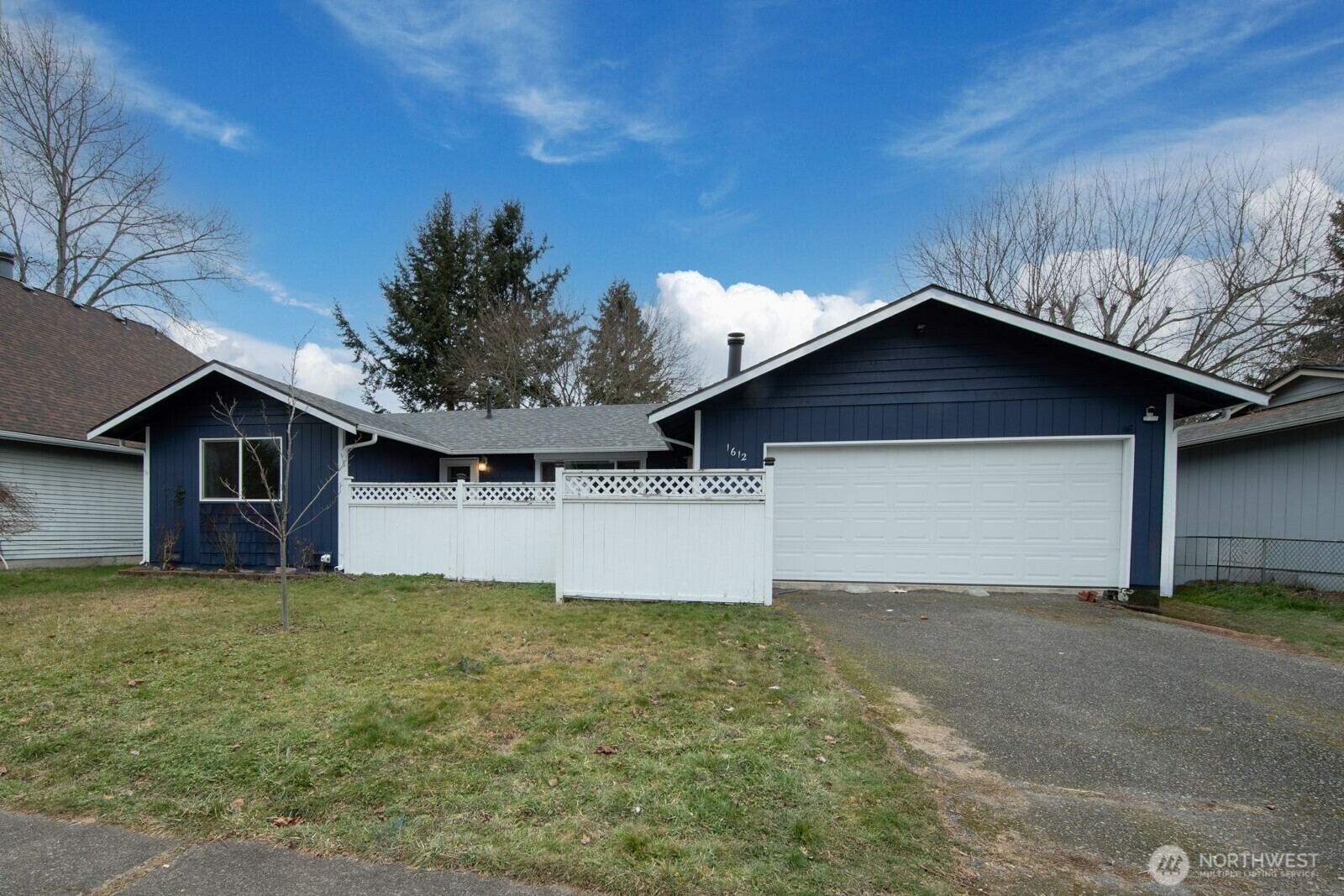 Property Photo:  1612  Glenwood Avenue SE  WA 98058 