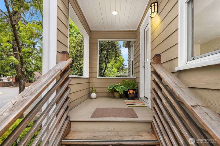 Property Photo:  11752  35th Avenue NE  WA 98125 