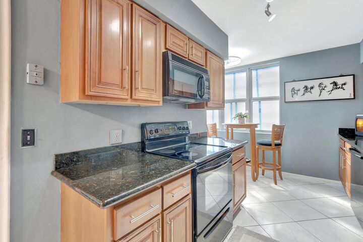 Property Photo:  1180 S Ocean Boulevard 2E  FL 33432 