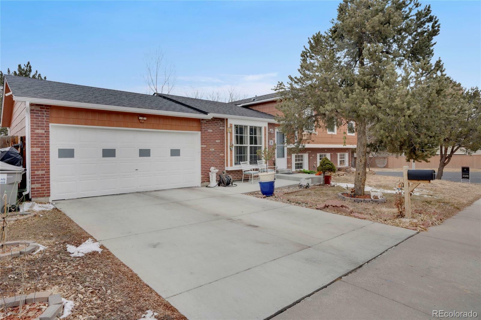 Property Photo:  1301 S Yampa Court  CO 80017 