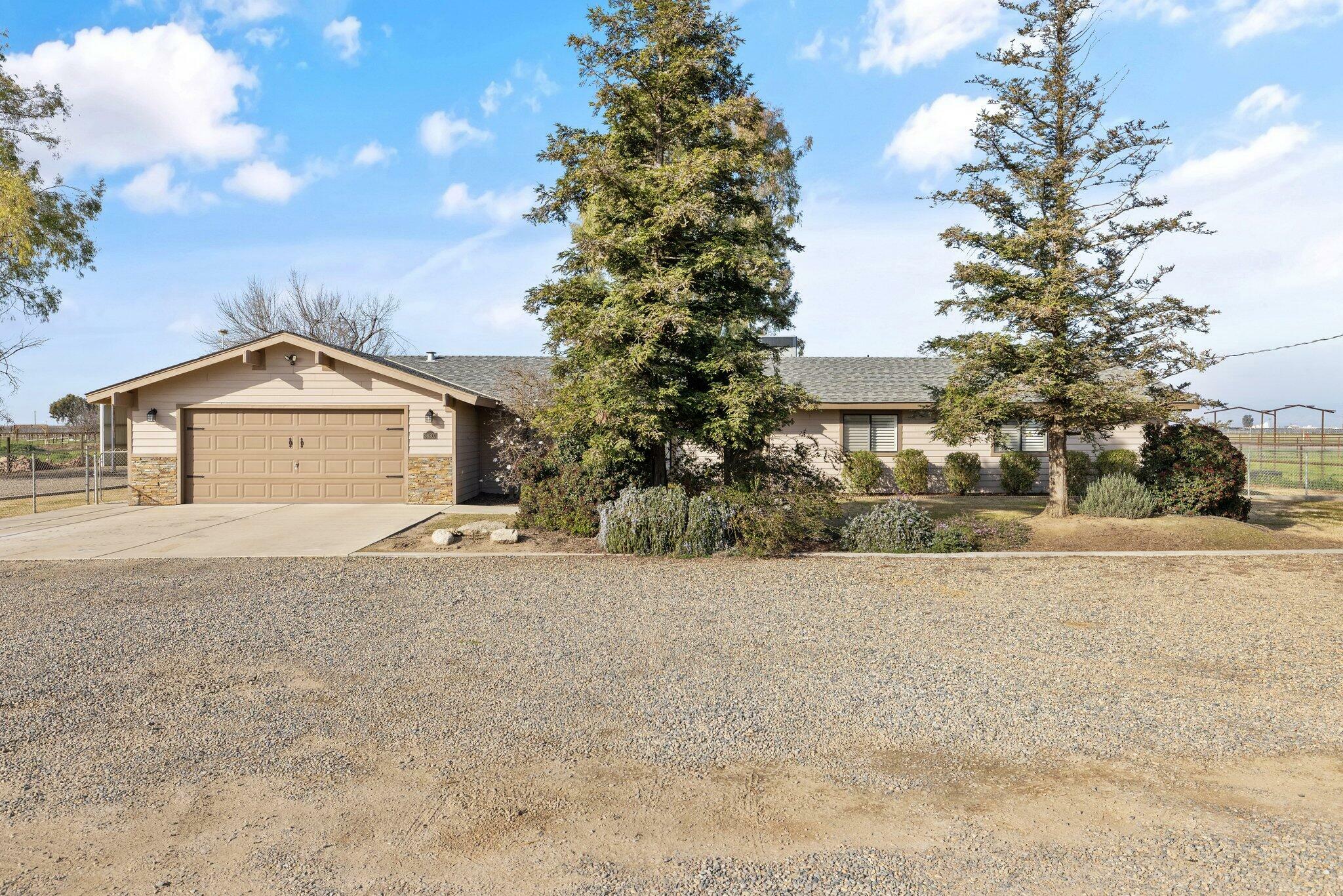 Property Photo:  36307 Road 112  CA 93291 