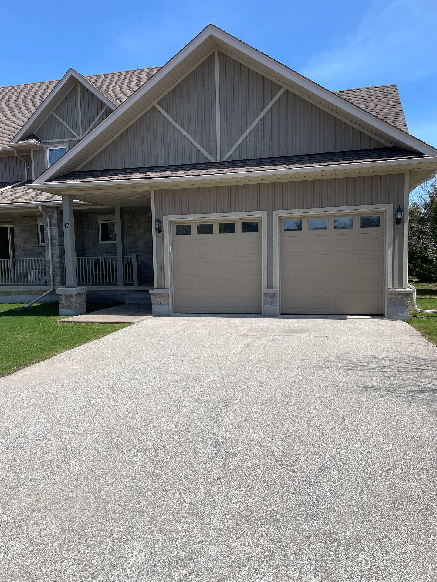Property Photo: 47 Meadowbrook Lane ON N0H 2P0
