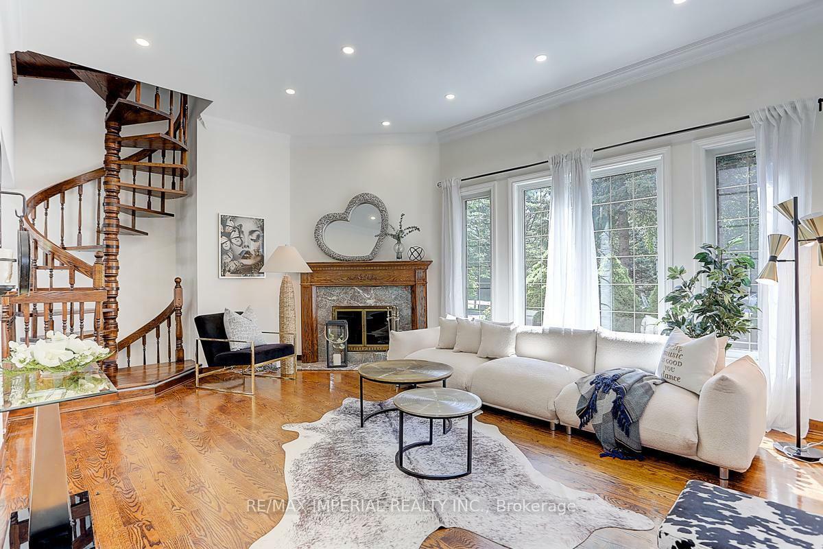Property Photo: 32 Stonegate Street ON L4A 2C1