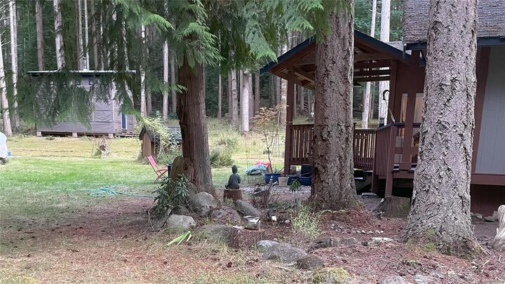 Property Photo: 685 Weathers Way BC V0R 1X0