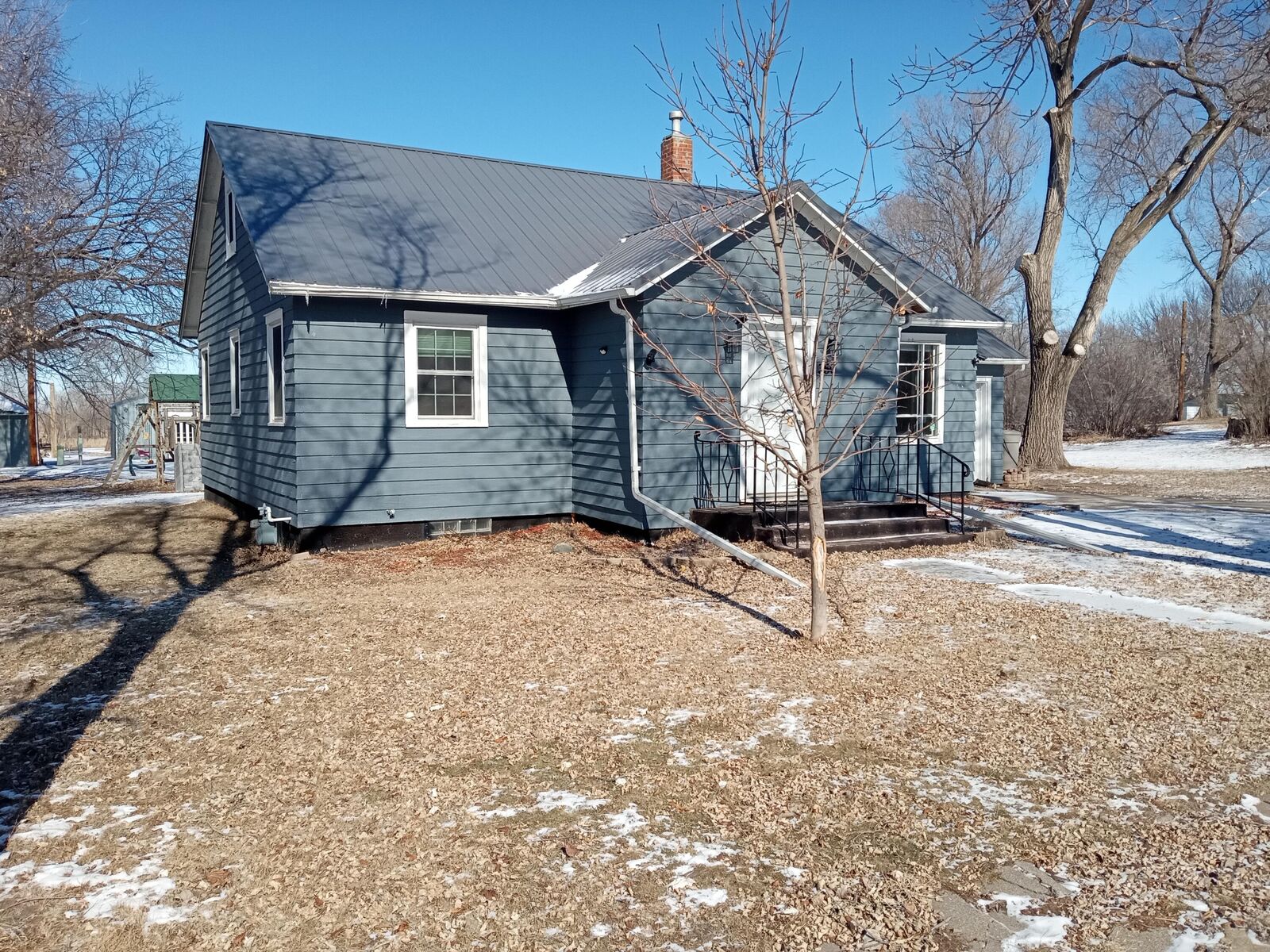Property Photo: 350 NE Broadway SD 57434