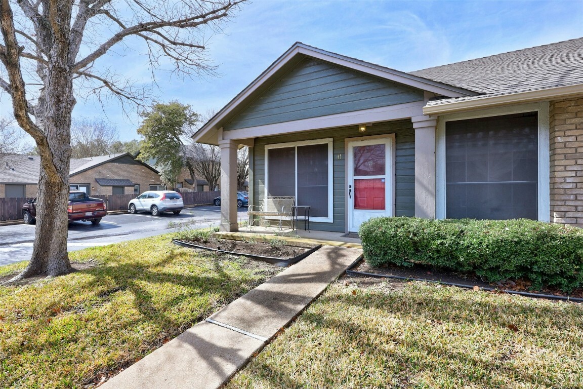 Property Photo:  1015 E Yager Lane 41  TX 78753 