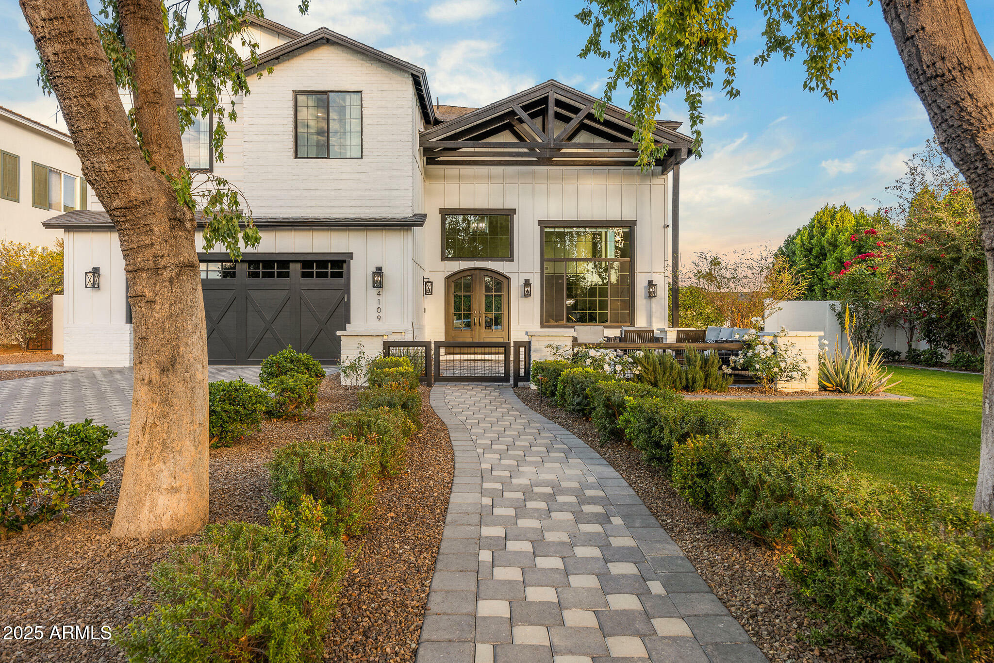Property Photo: 4109 N 57th Street AZ 85018