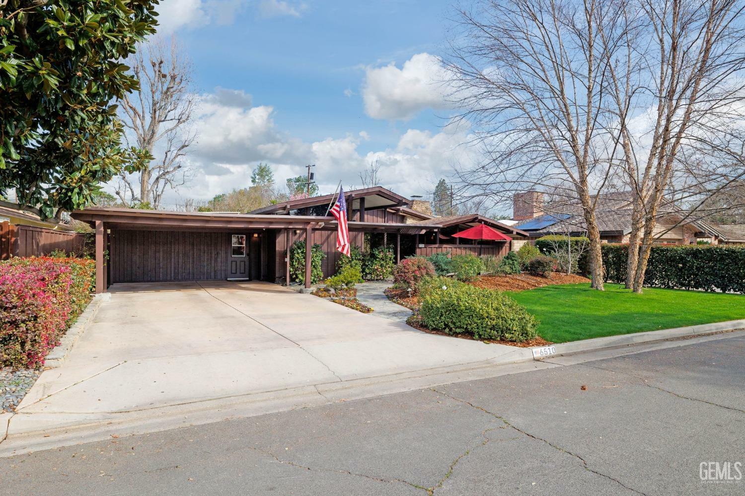 Property Photo:  6510 Mount Rainier Drive  CA 93309 