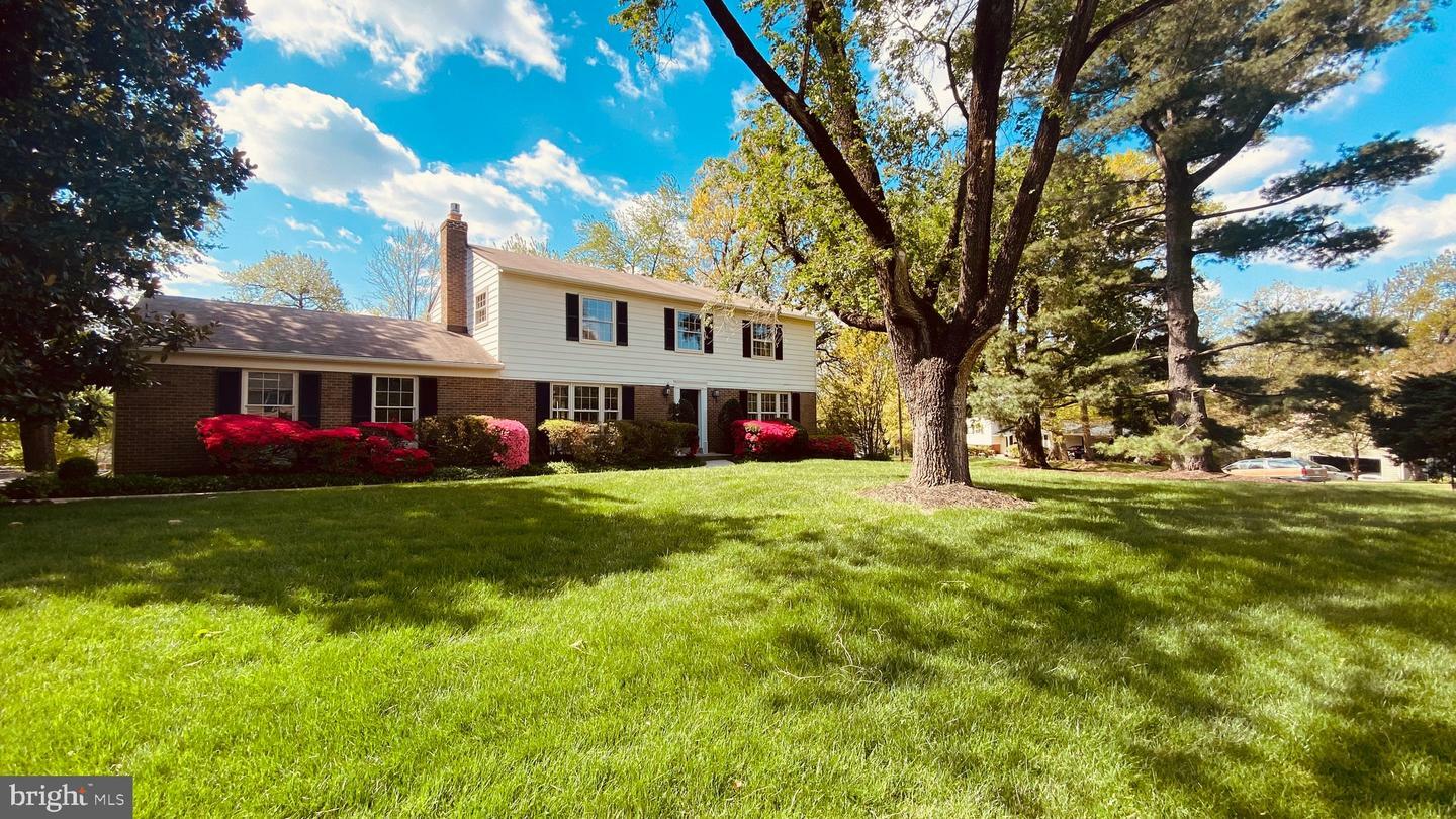 Property Photo:  9203 Shari Drive  VA 22032 