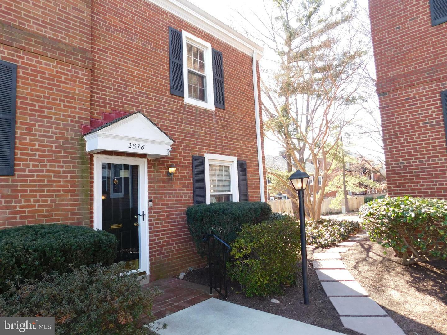 Property Photo:  2878 S Abingdon Street  VA 22206 