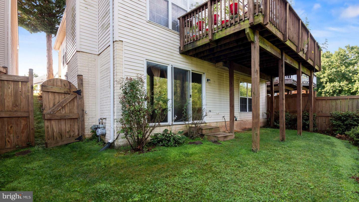 Property Photo:  Basement Apartment 6020 Honnicut Drive  VA 20121 