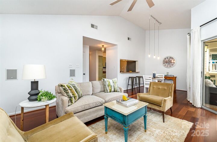 Property Photo:  5011 Sharon Road B  NC 28210 