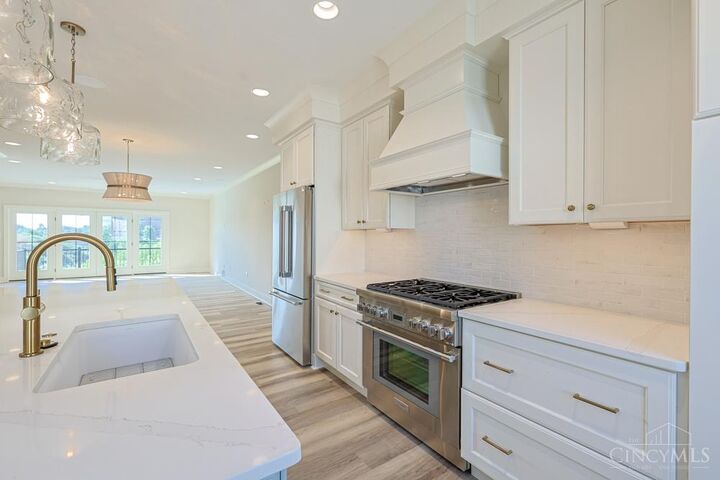 Property Photo: 4234 Parkview Drive OH 45242
