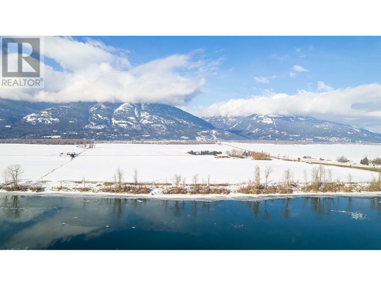 Property Photo: 1680 Nicks Island N Road BC V0B 1G8