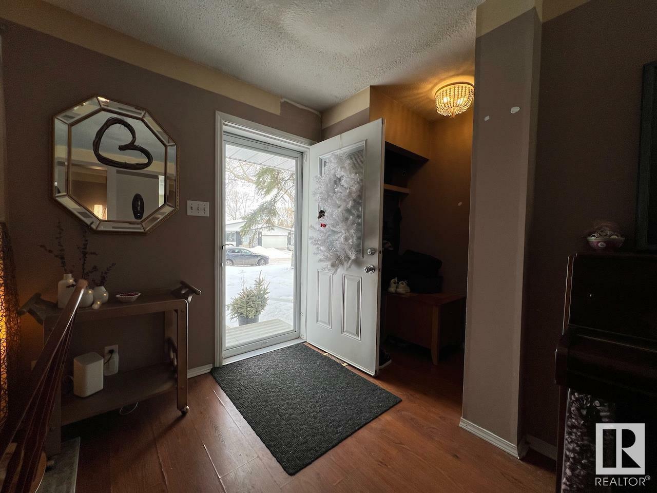 Property Photo:  18291 74 Avenue NW  AB T5T 2G6 