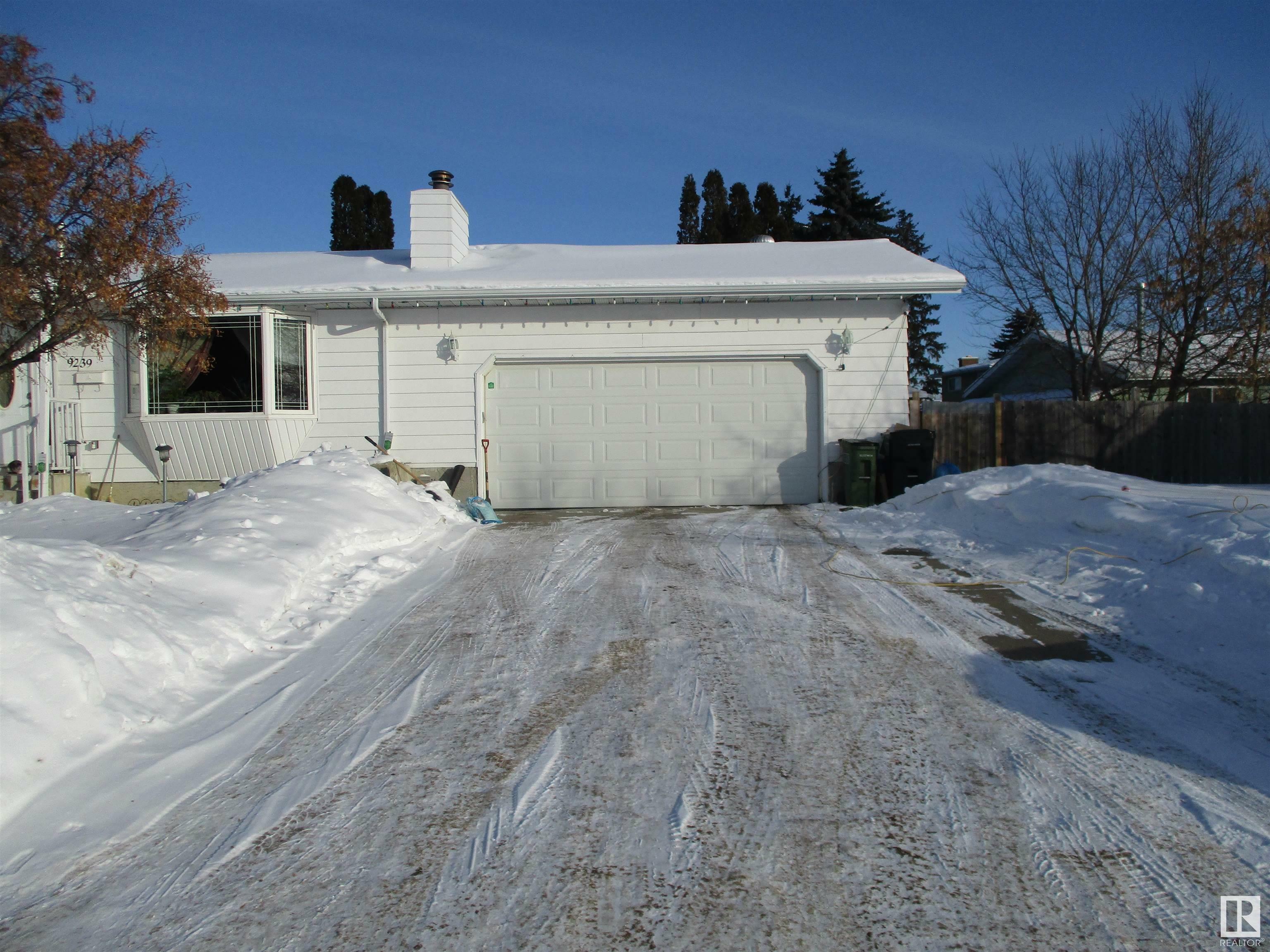 Property Photo:  9239 186 Street NW  AB T5T 1W8 