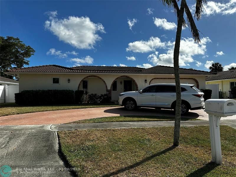 6860 Calle Del Paz  Boca Raton FL 33433 photo