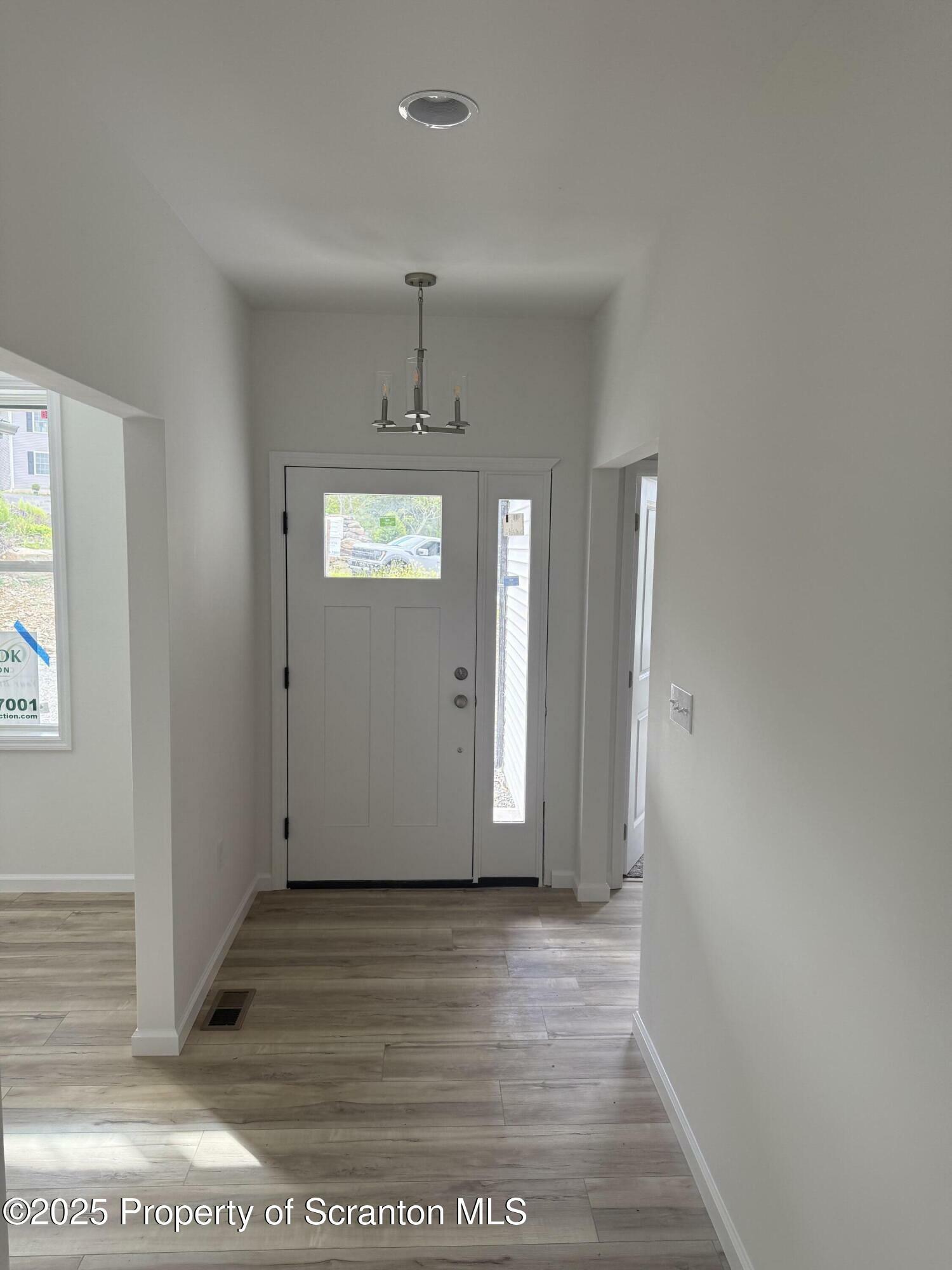 Property Photo: 708 Pin Oak Place PA 18444