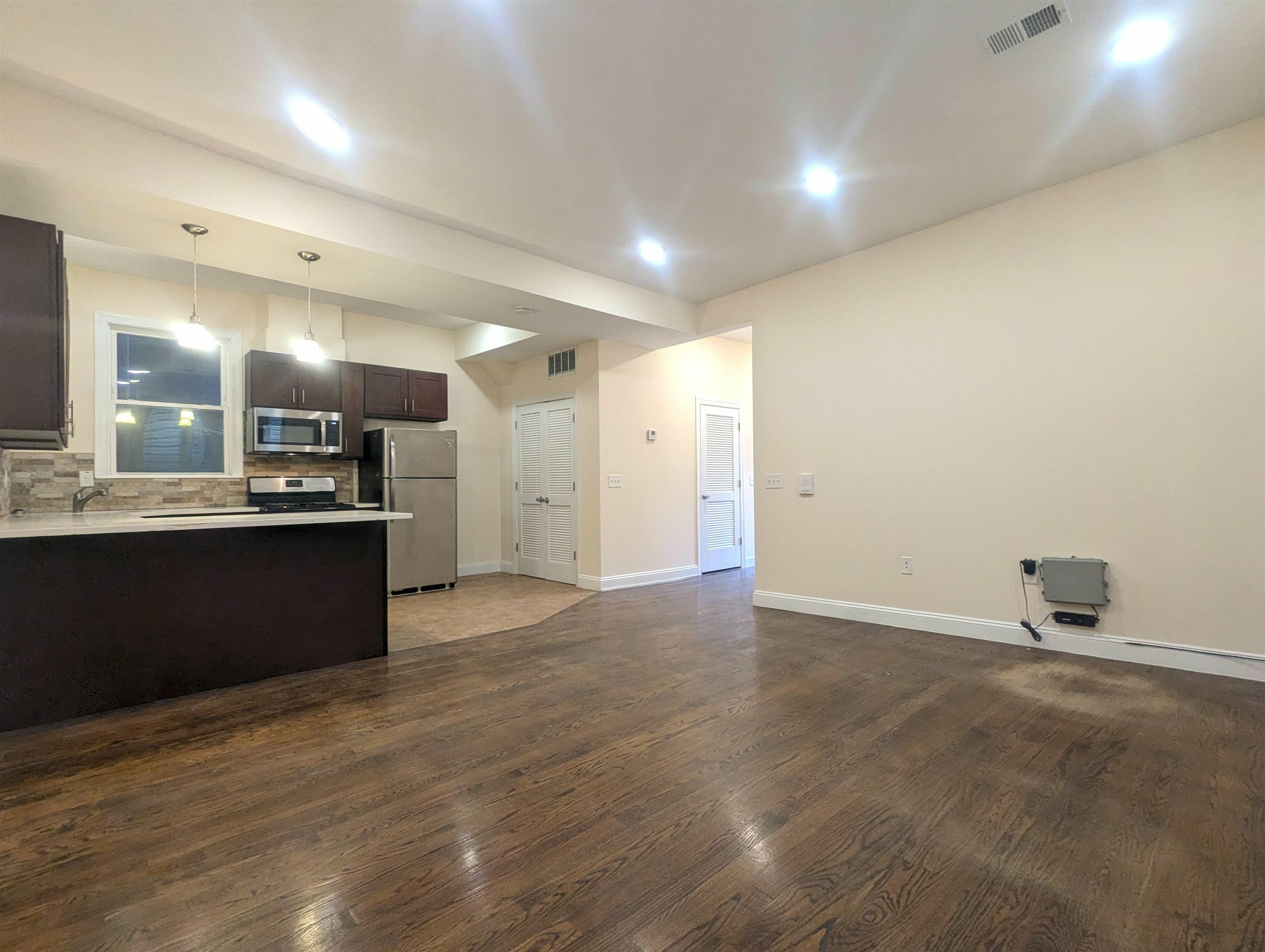 Property Photo:  377 Ogden Ave 2  NJ 07307 