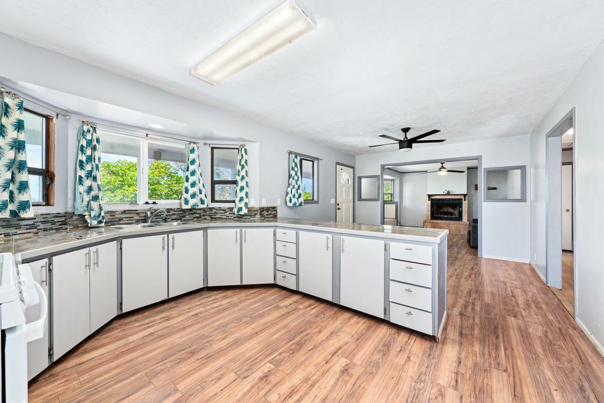 Property Photo:  92-1535 Cocoanut Dr  HI 96737 